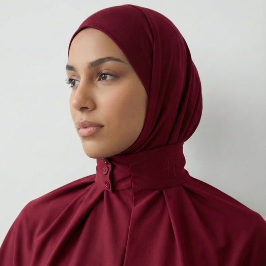 Hijab cagoule jersey premium bordeaux - Vue de profil femme
