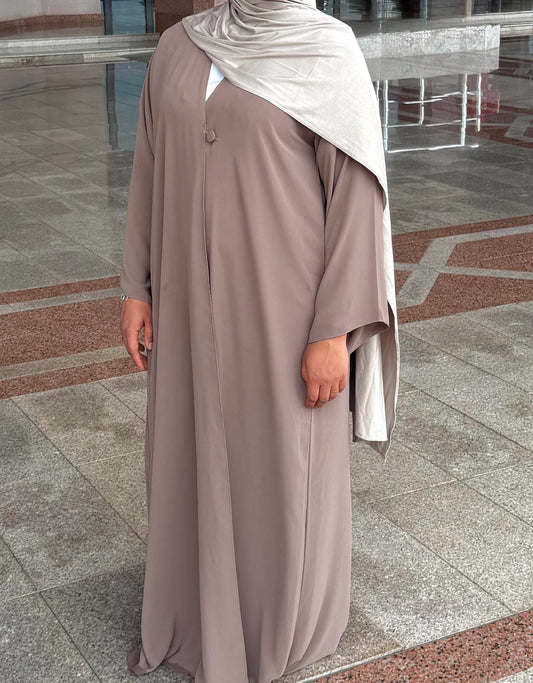 Abaya longue évasée taupe femme — robe modest fashion oversize fluide